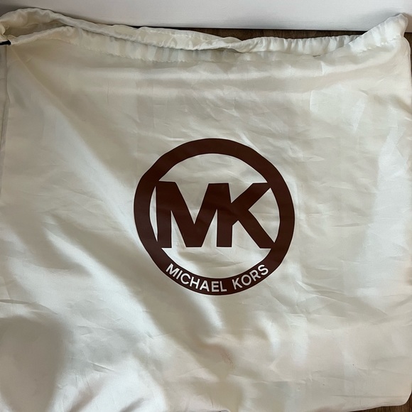 Michael Kors Hamilton Bag - Picture 8 of 12